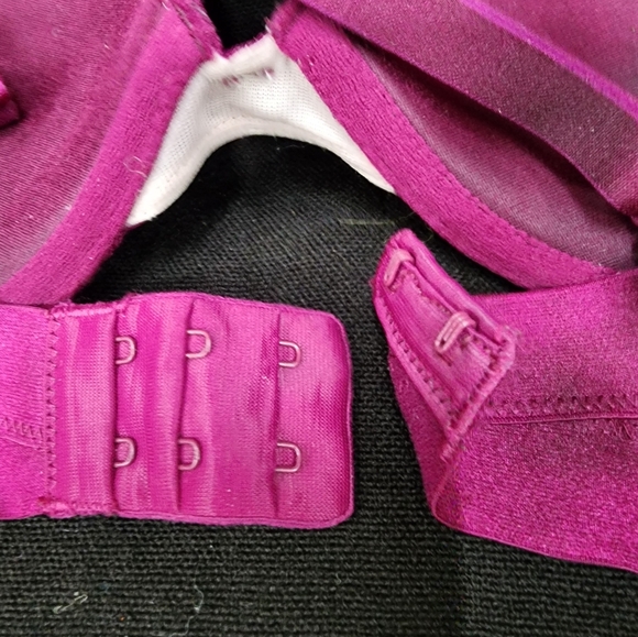 Victoria's Secret PLUNGE 36C - Picture 2 of 7